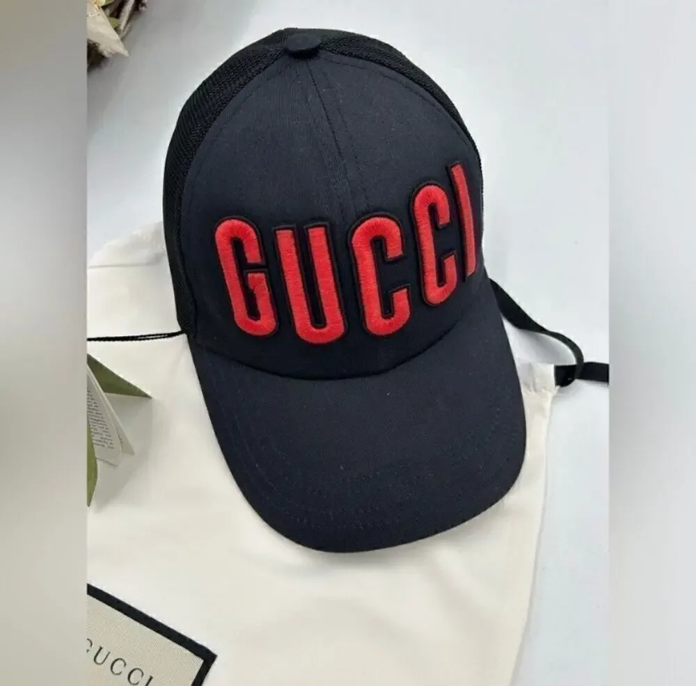Unisex Gucci embroidered baseball cap size extra small adjustable made in Italy